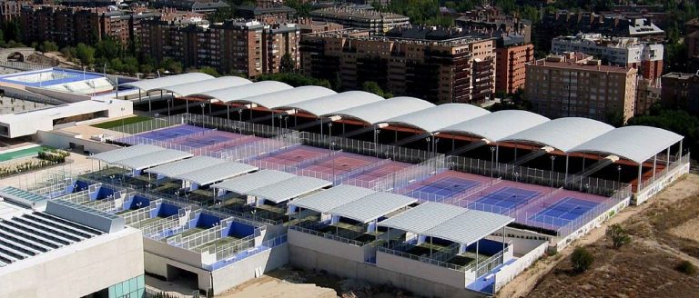 cubierta autoportante pistas de tenis Ciudad de la Raqueta en Madrid
