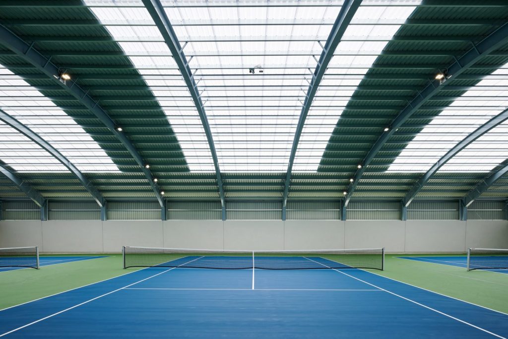Interior cubierta club tenis pamplona